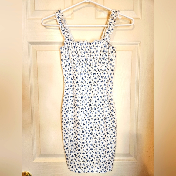 SHEIN - Fitted Floral Dress - Picture 1 of 2